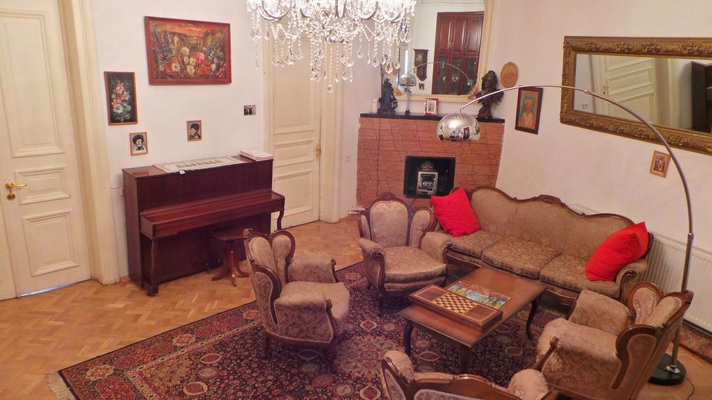 Ia'S Homestay Tbilisi Ngoại thất bức ảnh