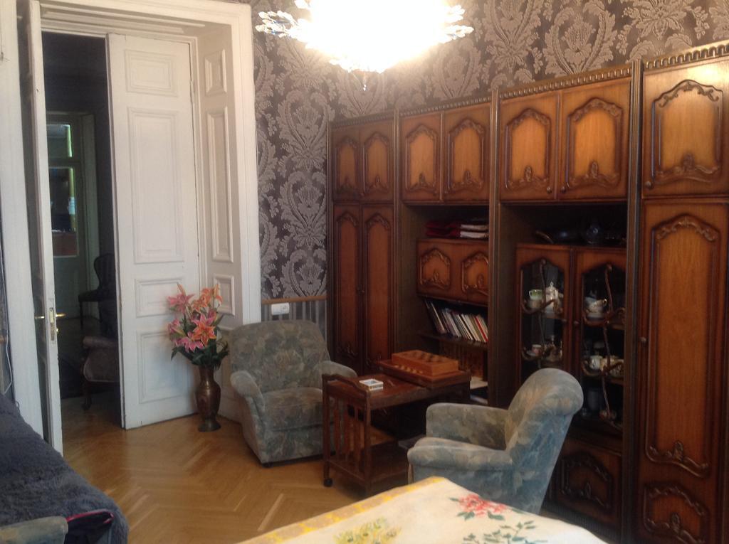 Ia'S Homestay Tbilisi Ngoại thất bức ảnh